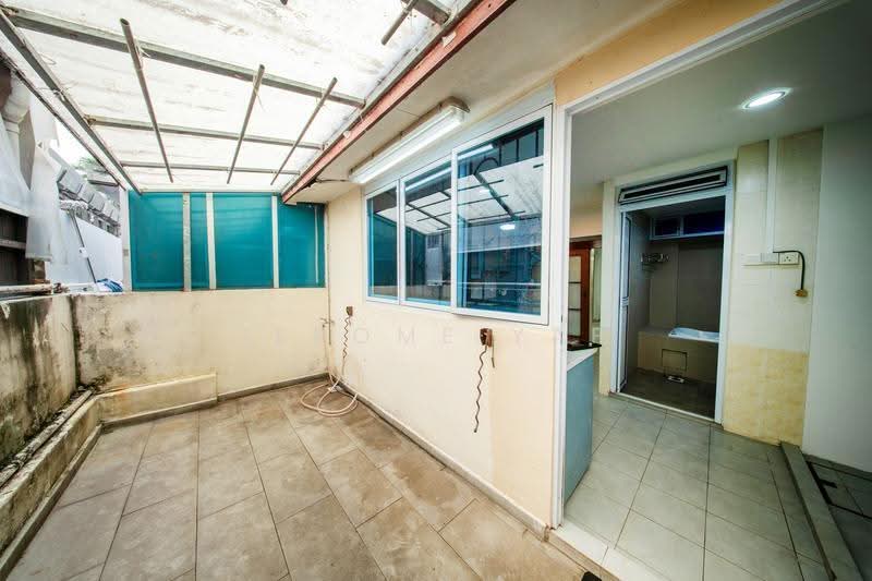 58 Stirling Road, 58 Stirling Road, Alexandra / Commonwealth, 3 Bedrooms, 850 sqft, HDB Flat For Sale, by Jerome Yap, 500271053 - Balcony - PropertyGuru.com.sg