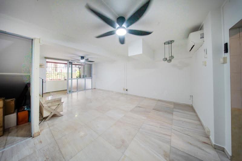 58 Stirling Road, 58 Stirling Road, Alexandra / Commonwealth, 3 Bedrooms, 850 sqft, HDB Flat For Sale, by Jerome Yap, 500271053 - Balcony - PropertyGuru.com.sg