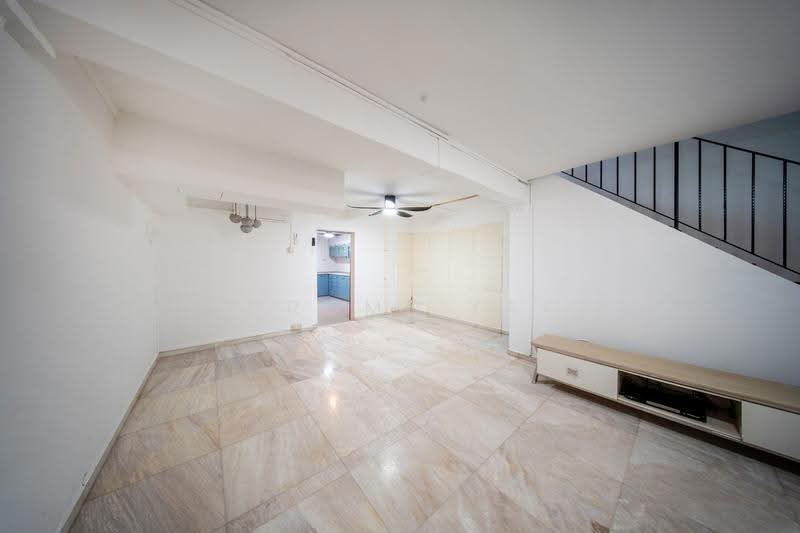 58 Stirling Road, 58 Stirling Road, Alexandra / Commonwealth, 3 Bedrooms, 850 sqft, HDB Flat For Sale, by Jerome Yap, 500271053 - Living Room - PropertyGuru.com.sg