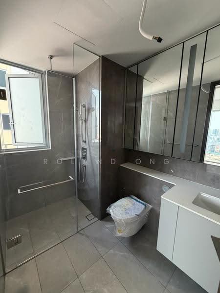Grand Dunman, 16 Dunman Road, East Coast / Marine Parade, 4 Bedrooms, 1,432 sqft, Condominium For Rent, by Roland Ong, 500271067 - Bathroom - PropertyGuru.com.sg
