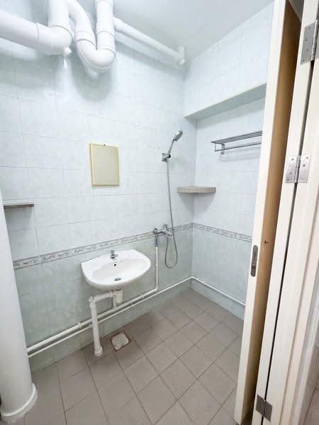 354B Admiralty Drive, 354B Admiralty Drive, Sembawang / Yishun, 3 Bedrooms, 1,001 sqft, HDB Flat For Sale, by Nick Chah, 500271071 - Common Bathroom - PropertyGuru.com.sg