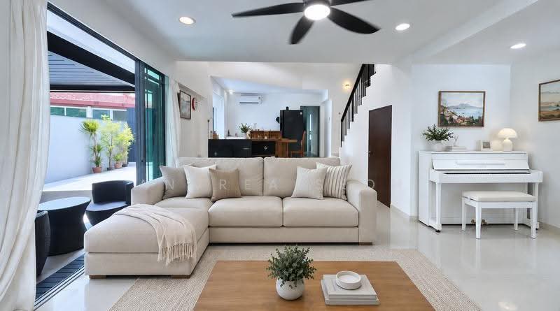 Katong Freehold Renovated 3 Storey Corner, Everitt Road, Tembeling Road, Ceylon Road, Joo Chiat Place, Carpmael Road, Onan Road, East Coast / Marine Parade, 5 Bedrooms, 3,800 sqft, Semi-Detached House For Sale, by Andrea Seoh, 500271073 - Living Room - PropertyGuru.com.sg