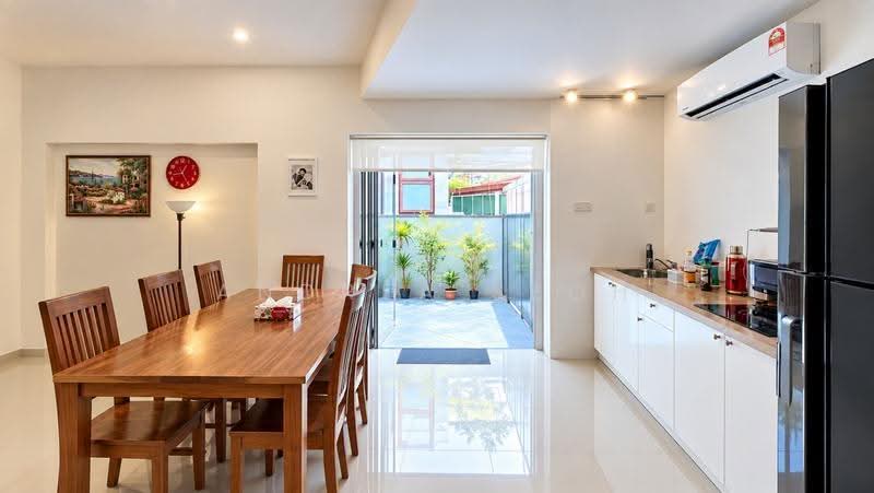 Katong Freehold Renovated 3 Storey Corner, Everitt Road, Tembeling Road, Ceylon Road, Joo Chiat Place, Carpmael Road, Onan Road, East Coast / Marine Parade, 5 Bedrooms, 4,200 sqft, Semi-Detached House For Sale, by Andrea Seoh, 500271073 - Kitchen - PropertyGuru.com.sg