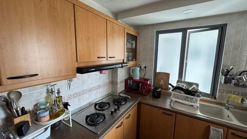 Aquarius By The Park, 19 Bedok Reservoir View, Bedok / Upper East Coast, 2 Bedrooms, 893 sqft, Condominium For Rent, by Pearlyn Tan, 500271074 - Kitchen - PropertyGuru.com.sg