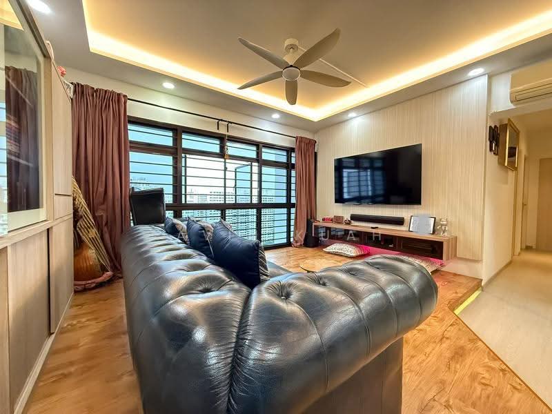 405B Fernvale Lane, 405B Fernvale Lane, Seletar / Yio Chu Kang, 3 Bedrooms, 1,206 sqft, HDB Flat For Sale, by Kavin Kuah, 500271075 - Living Room - PropertyGuru.com.sg