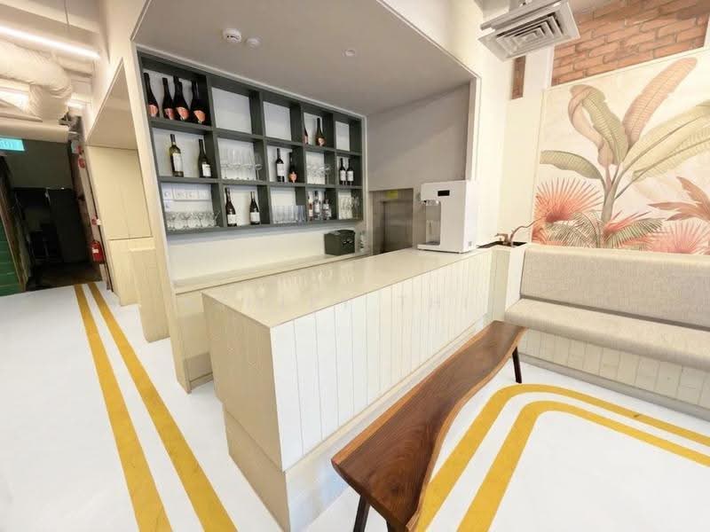 South Bridge Road, Boat Quay / Raffles Place / Marina, 1,600 sqft, Food & Beverage For Rent, by Ashley Thio, 500271078 - 5th floor Bar counter - CommercialGuru.com.sg