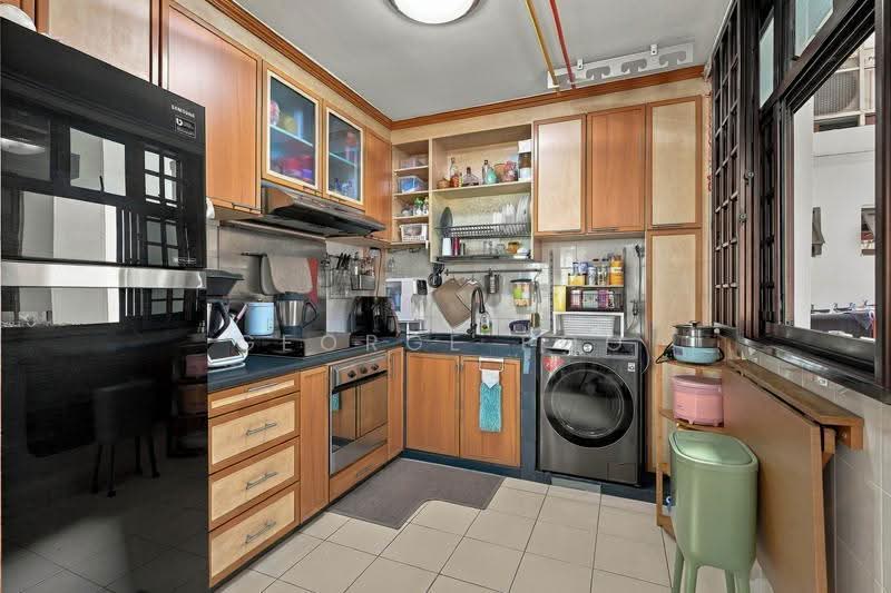 359 Admiralty Drive, 359 Admiralty Drive, Sembawang / Yishun, 4 Bedrooms, 1,195 sqft, HDB Flat For Sale, by George Poo, 500271083 - Kitchen - PropertyGuru.com.sg