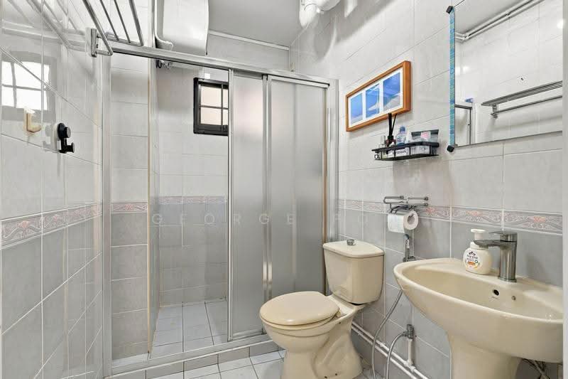359 Admiralty Drive, 359 Admiralty Drive, Sembawang / Yishun, 4 Bedrooms, 1,195 sqft, HDB Flat For Sale, by George Poo, 500271083 - Bathroom - PropertyGuru.com.sg