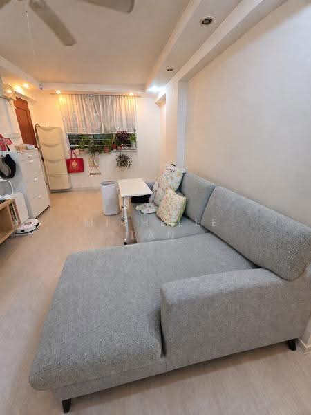 302 Serangoon Avenue 2, 302 Serangoon Avenue 2, Hougang / Punggol / Sengkang, 2 Bedrooms, 743 sqft, HDB Flat For Sale, by Michelle Tan, 500271084 - Living Room - PropertyGuru.com.sg