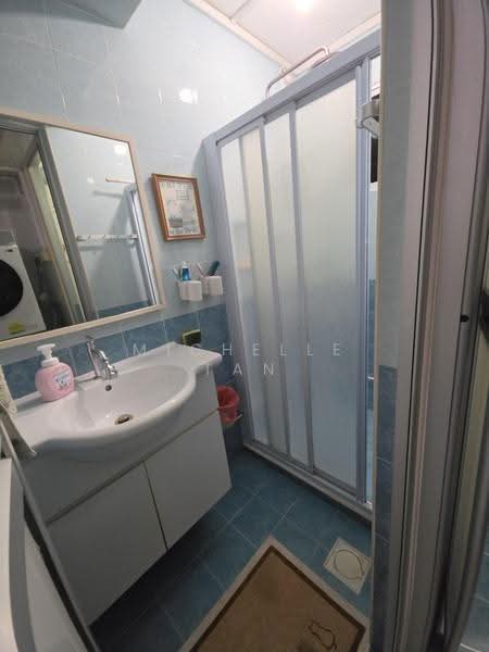 302 Serangoon Avenue 2, 302 Serangoon Avenue 2, Hougang / Punggol / Sengkang, 2 Bedrooms, 743 sqft, HDB Flat For Sale, by Michelle Tan, 500271084 - Bathroom - PropertyGuru.com.sg