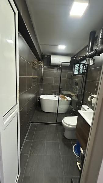 139 Marsiling Road, 139 Marsiling Road, Admiralty / Woodlands, 4 Bedrooms, 1,442 sqft, HDB Flat For Sale, by Jade Chan, 500271098 - Bathroom - PropertyGuru.com.sg