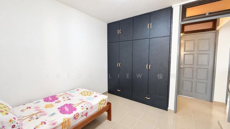 242 Serangoon Avenue 3, 242 Serangoon Avenue 3, Hougang / Punggol / Sengkang, 3 Bedrooms, 904 sqft, HDB Flat For Sale, by Jason Liew 俊明, 500271140 - Bedroom - PropertyGuru.com.sg