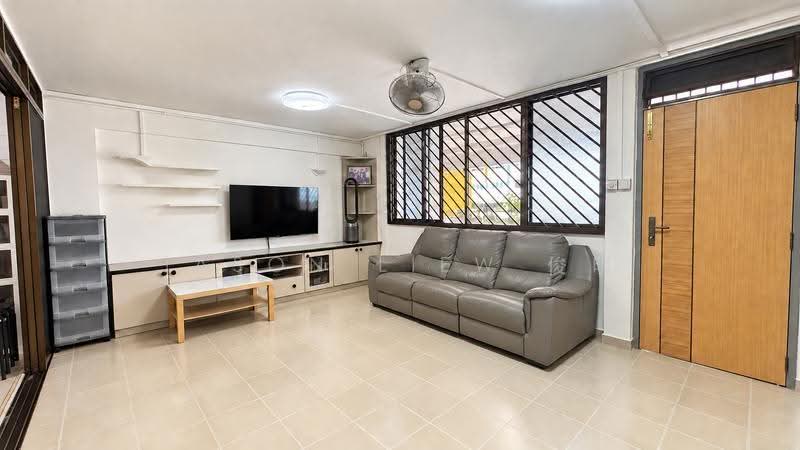 242 Serangoon Avenue 3, 242 Serangoon Avenue 3, Hougang / Punggol / Sengkang, 3 Bedrooms, 904 sqft, HDB Flat For Sale, by Jason Liew 俊明, 500271140 - Living Room - PropertyGuru.com.sg