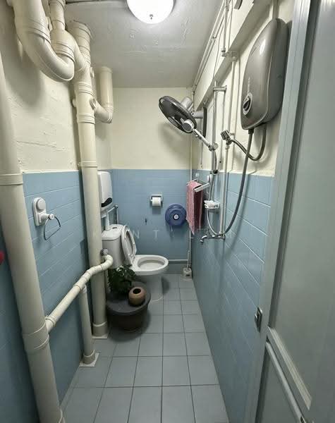 40 Circuit Road, 40 Circuit Road, Macpherson / Potong Pasir, 1 Bedroom, 484 sqft, HDB Flat For Sale, by Kent Lim, 500271147 - Bathroom - PropertyGuru.com.sg