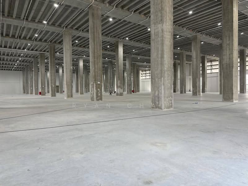 Ground | 16m High | 8 Bays @ Tuas, Boon Lay / Jurong / Tuas, 67,000 sqft, Warehouse For Rent, by Ryan Chau, 500271148 - Interior - CommercialGuru.com.sg