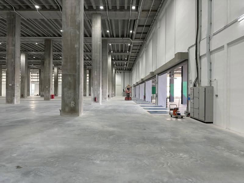 Ground | 16m High | 19 Bays @ Tuas, Boon Lay / Jurong / Tuas, 130,000 sqft, Warehouse For Rent, by Ryan Chau, 500271154 - Interior - CommercialGuru.com.sg