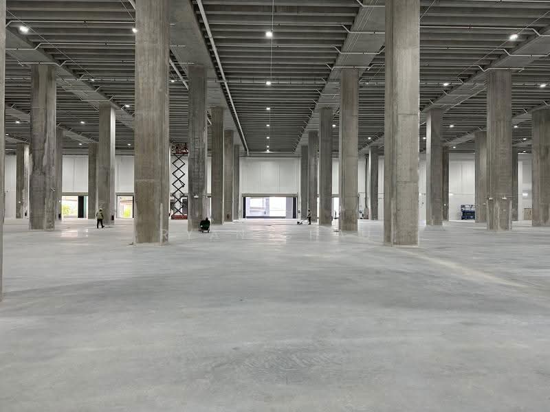 Ground | 16m High | 19 Bays @ Tuas, Boon Lay / Jurong / Tuas, 130,000 sqft, Warehouse For Rent, by Ryan Chau, 500271154 - Interior - CommercialGuru.com.sg