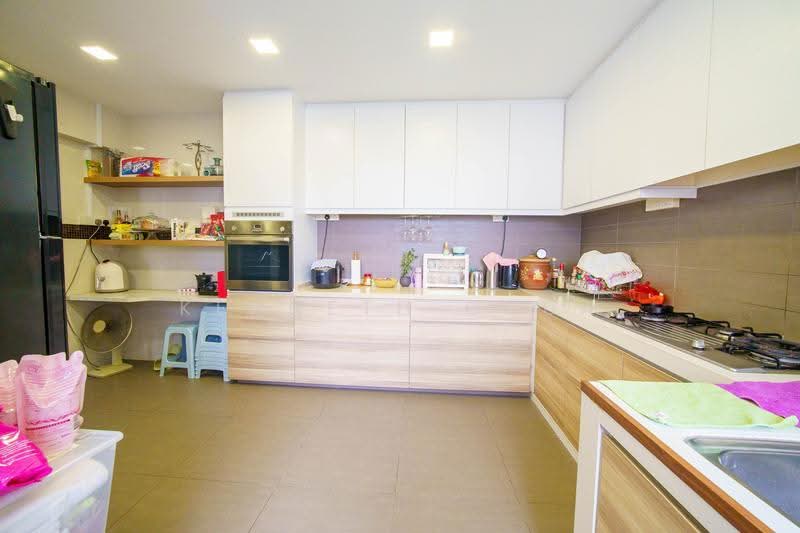 228 Pending Road, 228 Pending Road, Dairy Farm / Bukit Panjang / Choa Chu Kang, 4 Bedrooms, 1,550 sqft, HDB Flat For Sale, by Kenneth Chua, 500271157 - Kitchen - PropertyGuru.com.sg