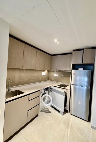 Penrose, 30 Sims Drive, Eunos / Geylang / Paya Lebar, 2 Bedrooms, 700 sqft, Condominium For Sale, by Peh Leng See, 500271162 - PropertyGuru.com.sg