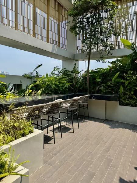 Penrose, 30 Sims Drive, Eunos / Geylang / Paya Lebar, 2 Bedrooms, 700 sqft, Condominium For Sale, by Peh Leng See, 500271162 - PropertyGuru.com.sg