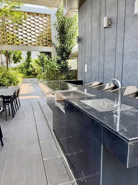 Penrose, 30 Sims Drive, Eunos / Geylang / Paya Lebar, 2 Bedrooms, 700 sqft, Condominium For Sale, by Peh Leng See, 500271162 - PropertyGuru.com.sg