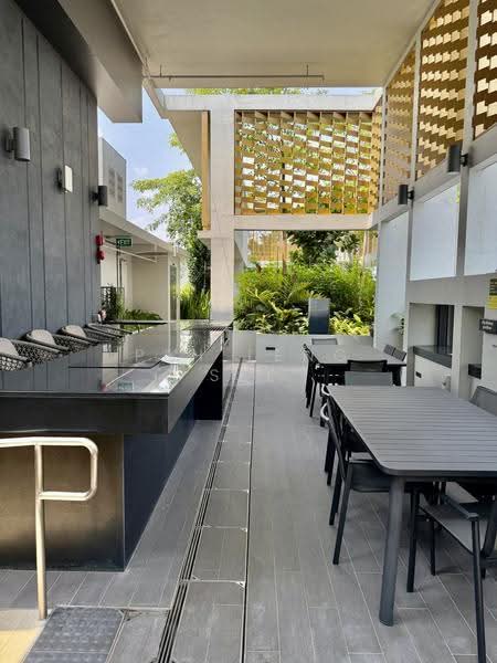 Penrose, 30 Sims Drive, Eunos / Geylang / Paya Lebar, 2 Bedrooms, 700 sqft, Condominium For Sale, by Peh Leng See, 500271162 - PropertyGuru.com.sg