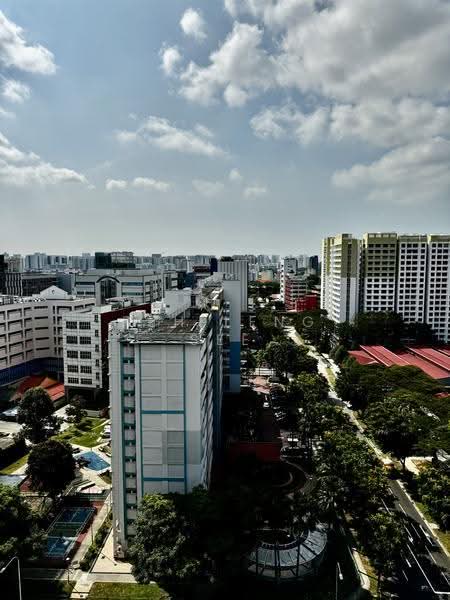 Penrose, 30 Sims Drive, Eunos / Geylang / Paya Lebar, 2 Bedrooms, 700 sqft, Condominium For Sale, by Peh Leng See, 500271162 - PropertyGuru.com.sg