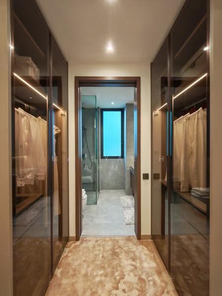 Amberwood at Holland, Tanglin / Holland / Bukit Timah, 4 Bedrooms, 1,227 sqft, Condominium For Sale, by Maisyarah Rahmad, 500271172 - Walk in Wardrobe - PropertyGuru.com.sg