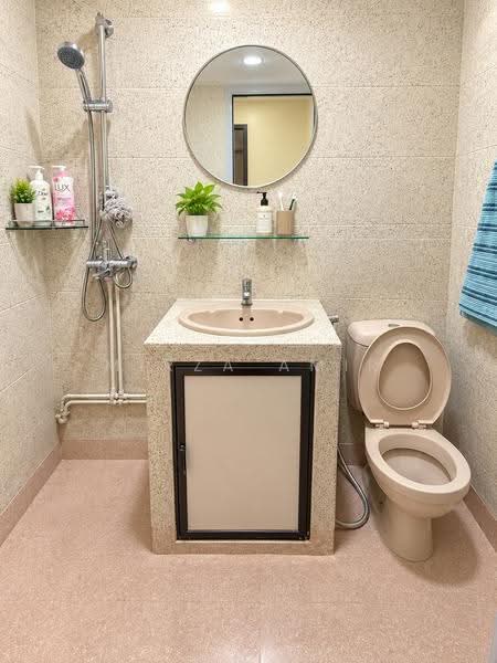 212 Choa Chu Kang Central, 212 Choa Chu Kang Central, Dairy Farm / Bukit Panjang / Choa Chu Kang, 3 Bedrooms, 1,119 sqft, HDB Flat For Sale, by Mirza Amir, 500271173 - Bathroom - PropertyGuru.com.sg