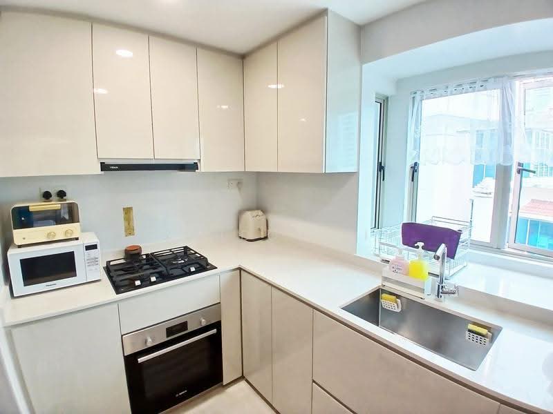 Gisborne Light, 27 Ewe Boon Road, Tanglin / Holland / Bukit Timah, 3 Bedrooms, 1,259 sqft, Apartment For Sale, by Brandon Lim, 500271180 - Kitchen - PropertyGuru.com.sg