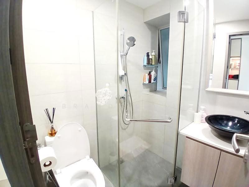 Gisborne Light, 27 Ewe Boon Road, Tanglin / Holland / Bukit Timah, 3 Bedrooms, 1,259 sqft, Apartment For Sale, by Brandon Lim, 500271180 - Bathroom - PropertyGuru.com.sg
