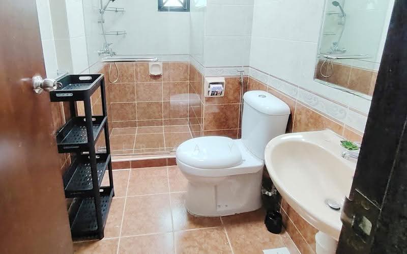 The Anchorage, 370E Alexandra Road, Alexandra / Commonwealth, Room Rental, 80 sqft, Condominium For Rent, by Erica Yap, 500271193 - Bathroom - PropertyGuru.com.sg