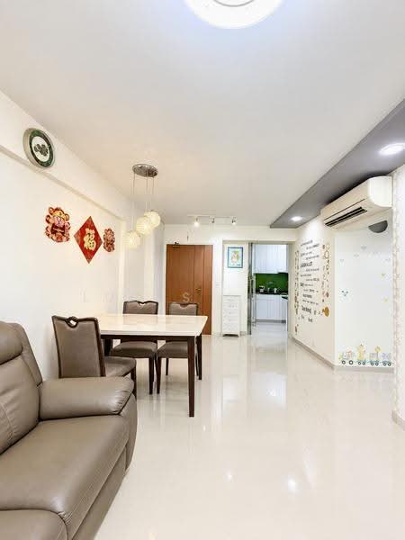 890B Tampines Avenue 1, 890B Tampines Avenue 1, Pasir Ris / Tampines, 3 Bedrooms, 1,001 sqft, HDB Flat For Sale, by Lucas Gooi, 500271200 - Living Room - PropertyGuru.com.sg
