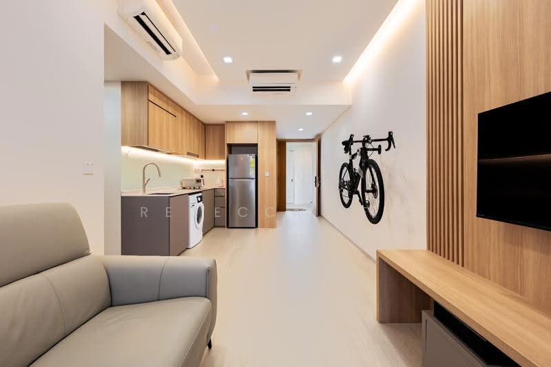 Midwood, 8 Hillview Rise, Dairy Farm / Bukit Panjang / Choa Chu Kang, 2 Bedrooms, 775 sqft, Condominium For Sale, by Rebecca Lee, 500271201 - Living Room - PropertyGuru.com.sg