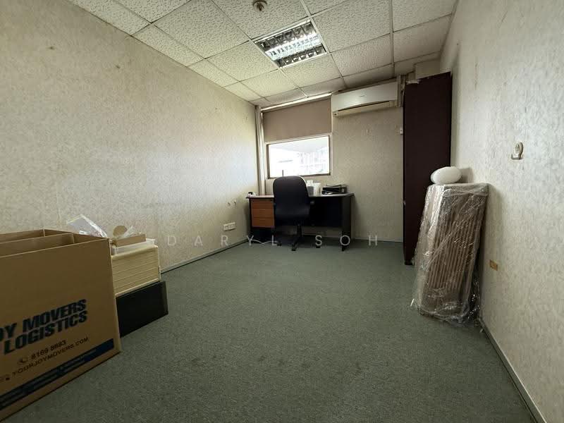 Manhattan House, 151 Chin Swee Road, Alexandra / Commonwealth, 1,227 sqft, Office For Rent, by Daryl Soh, 500271205 - CommercialGuru.com.sg