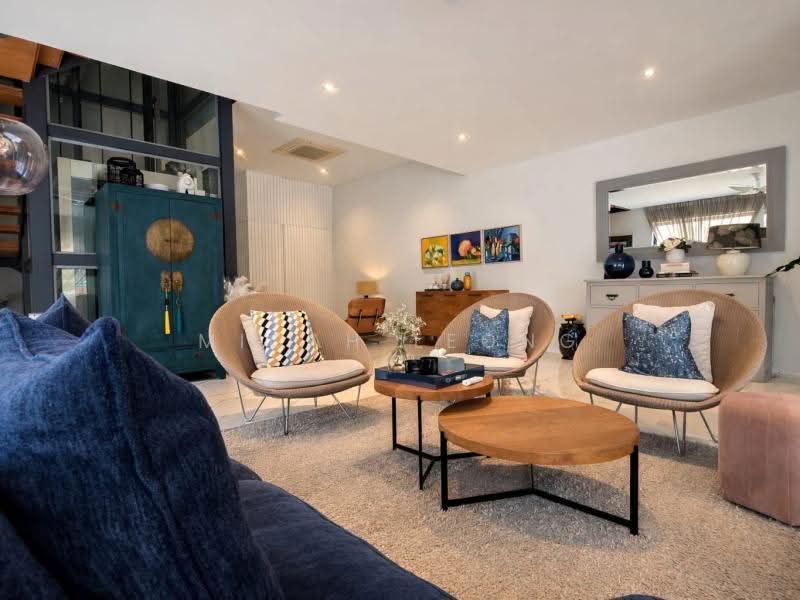 REALSTAR Frankel Estate Semi-D | Rebuilt with Pool & Lift | 5 Ensuite Bedrooms, East Coast / Marine Parade, 5 Bedrooms, 6,000 sqft, Semi-Detached House For Sale, by Micah Leong, 500271213 - Living Room - PropertyGuru.com.sg