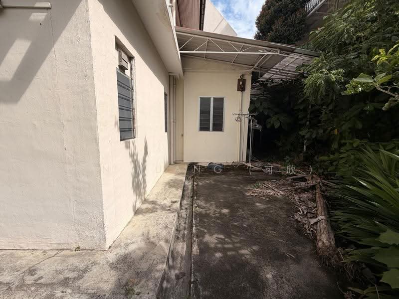 ★ GIANT ★ D10 Freehold Ideal for Rebuild | Walk to Sixth Avenue MRT, Lantana Avenue, Sixth Avenue, Namly Avenue, Tanglin / Holland / Bukit Timah, 4 Bedrooms, 2,800 sqft, Semi-Detached House For Sale, by Lyn Huang (可欣), 500271217 - Exterior - PropertyGuru.com.sg