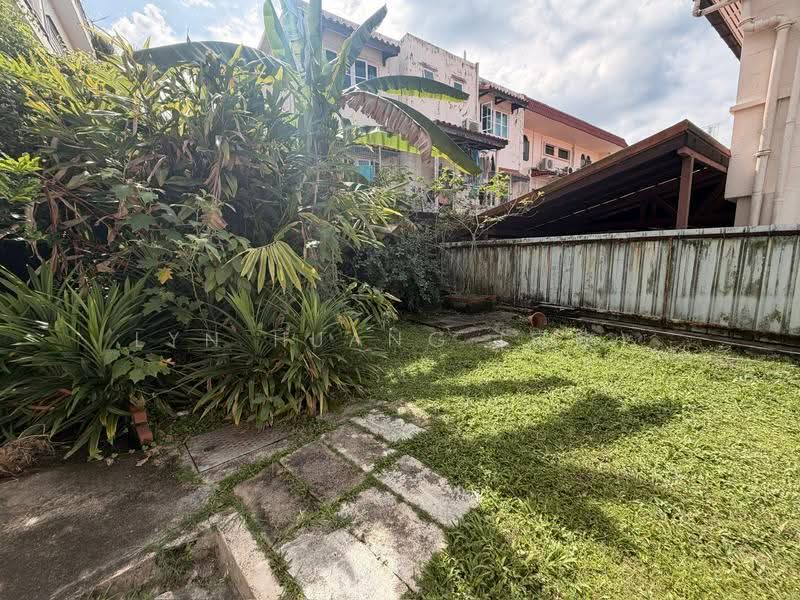 ★ GIANT ★ D10 Freehold Ideal for Rebuild | Walk to Sixth Avenue MRT, Lantana Avenue, Sixth Avenue, Namly Avenue, Tanglin / Holland / Bukit Timah, 4 Bedrooms, 2,800 sqft, Semi-Detached House For Sale, by Lyn Huang (可欣), 500271217 - Exterior - PropertyGuru.com.sg