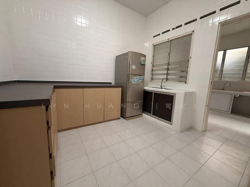 ★ GIANT ★ D10 Freehold Ideal for Rebuild | Walk to Sixth Avenue MRT, Lantana Avenue, Sixth Avenue, Namly Avenue, Tanglin / Holland / Bukit Timah, 4 Bedrooms, 2,800 sqft, Semi-Detached House For Sale, by Lyn Huang (可欣), 500271217 - Kitchen - PropertyGuru.com.sg