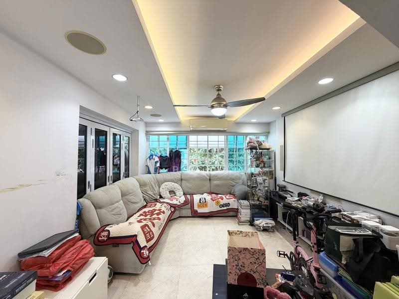 364 Yishun Ring Road, 364 Yishun Ring Road, Sembawang / Yishun, 4 Bedrooms, 1,560 sqft, HDB Flat For Sale, by Toby Aw, 500271219 - Living Room - PropertyGuru.com.sg
