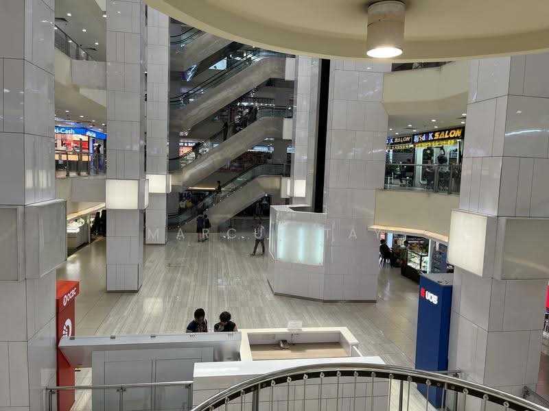 Lucky Plaza, 304 Orchard Road, Orchard / River Valley, 334 sqft, Mall Shop For Rent, by Marcus Tay, 500271222 - Interior - CommercialGuru.com.sg