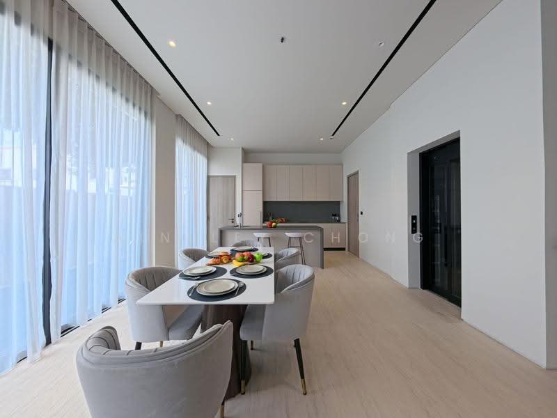 D11 BRAND NEW SEMI D AT HILLCREST, WATTEN ESTATE, BUKIT TIMAH, Watten, Dunearn, Hillcrest, Greenmead, Newton / Novena, 5 Bedrooms, 6,702 sqft, Semi-Detached House For Sale, by Ainsley Chong, 500271226 - Dining Room - PropertyGuru.com.sg