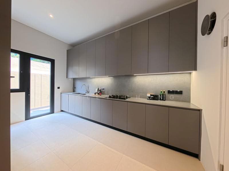 D11 BRAND NEW SEMI D AT HILLCREST, WATTEN ESTATE, BUKIT TIMAH, Watten, Dunearn, Hillcrest, Greenmead, Newton / Novena, 5 Bedrooms, 6,702 sqft, Semi-Detached House For Sale, by Ainsley Chong, 500271226 - Kitchen - PropertyGuru.com.sg
