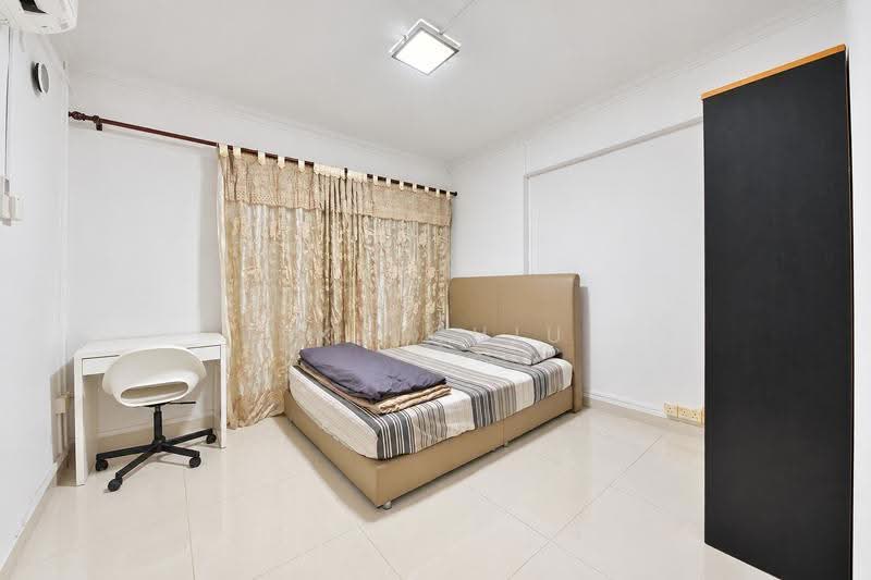 217 Lorong 8 Toa Payoh, 217 Lorong 8 Toa Payoh, Balestier / Toa Payoh, Room Rental, 100 sqft, HDB Flat For Rent, by Sky Chiu, 500271291 - Bedroom 1 - PropertyGuru.com.sg