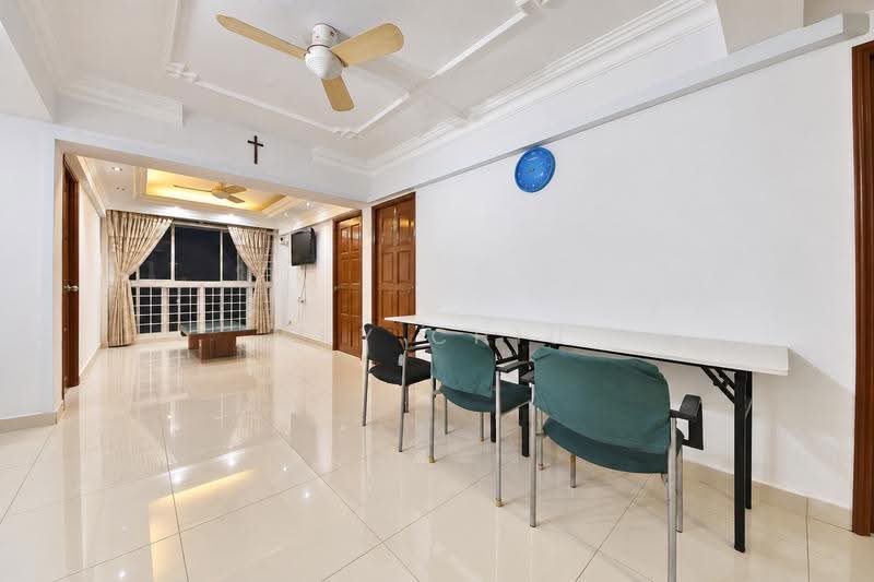 217 Lorong 8 Toa Payoh, 217 Lorong 8 Toa Payoh, Balestier / Toa Payoh, Room Rental, 100 sqft, HDB Flat For Rent, by Sky Chiu, 500271291 - Shared Living Hall - PropertyGuru.com.sg