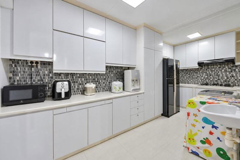 217 Lorong 8 Toa Payoh, 217 Lorong 8 Toa Payoh, Balestier / Toa Payoh, Room Rental, 100 sqft, HDB Flat For Rent, by Sky Chiu, 500271291 - Shared Kitchen - PropertyGuru.com.sg