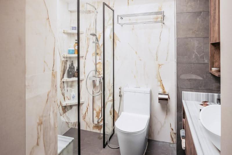 549 Serangoon North Avenue 3, 549 Serangoon North Avenue 3, Hougang / Punggol / Sengkang, 4 Bedrooms, 1,292 sqft, HDB Flat For Sale, by MARTIN, 500271298 - Bathroom - PropertyGuru.com.sg