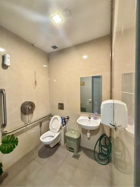 Suites at Bukit Timah, 68 68, Clementi Park / Upper Bukit Timah, 484 sqft, Food & Beverage For Rent, by Vina Tey, 500271300 - CommercialGuru.com.sg
