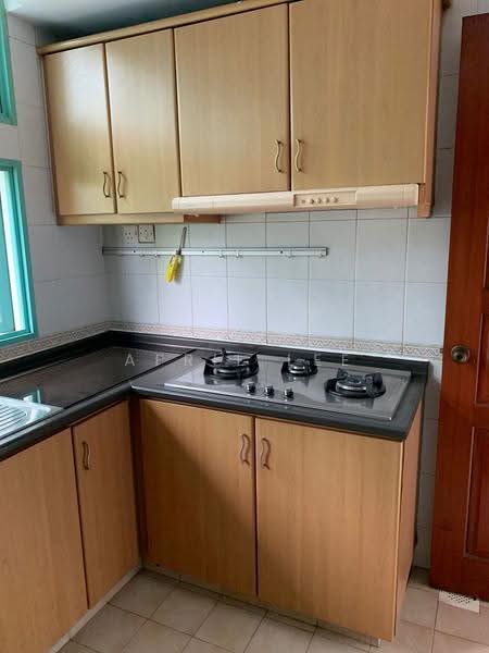 Ballota Park Condo, 154 Mariam Way, Changi Airport / Changi Village, 2 Bedrooms, 1,011 sqft, Condominium For Rent, by April Lee, 500271303 - Kitchen - PropertyGuru.com.sg