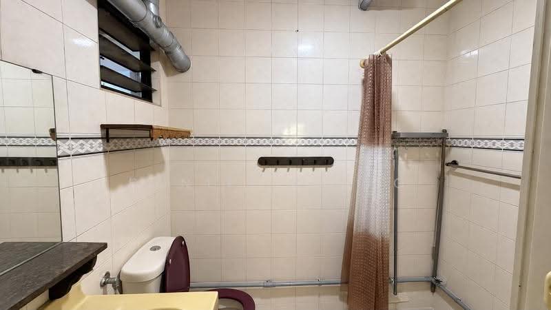 682 Choa Chu Kang Crescent, 682 Choa Chu Kang Crescent, Dairy Farm / Bukit Panjang / Choa Chu Kang, 4 Bedrooms, 1,324 sqft, HDB Flat For Sale, by Daniel Kiong, 500271317 - Bathroom - PropertyGuru.com.sg